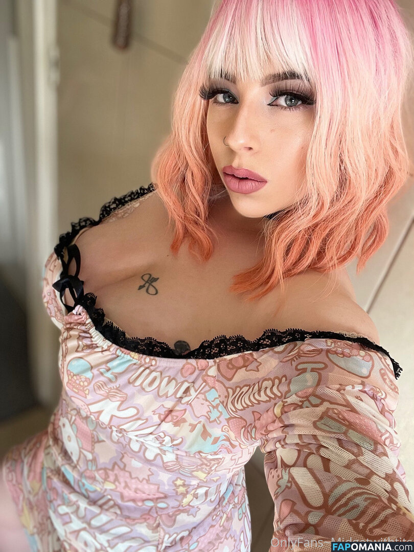 midgetwithtits Nago OnlyFans  Przeciekłe zdjęcie #2