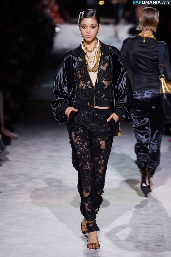 Mika Schneider / mikaschndr Nago OnlyFans  Przeciekłe zdjęcie #7