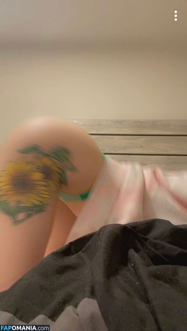 Mikaya / mikachukaylaroo Nago OnlyFans  Przeciekłe zdjęcie #5