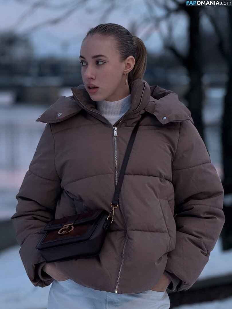 busya_karambusya / milamissmira Nago OnlyFans  Przeciekłe zdjęcie #3