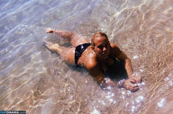 Milena Velba / milena_offical / official_milenavelba / velbamilenaveronikalz Nago OnlyFans  Przeciekłe zdjęcie #2044
