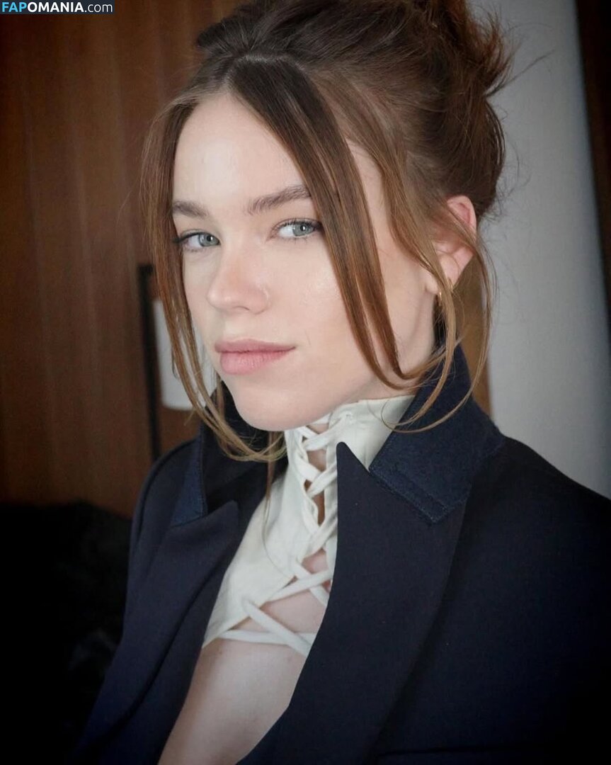 Milly Alcock / https: / millyalcock Nago OnlyFans  Przeciekłe zdjęcie #313