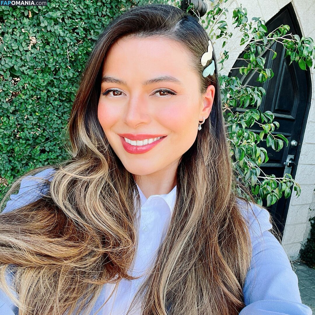 Miranda Cosgrove / MirandaCosgrove / onlyfanssz Nago OnlyFans  Przeciekłe zdjęcie #58