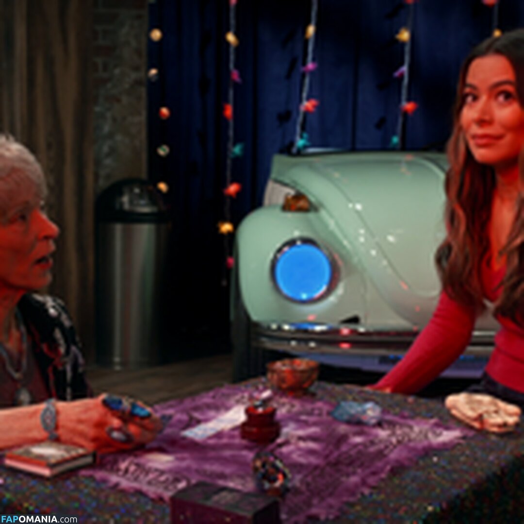 Miranda Cosgrove / MirandaCosgrove / onlyfanssz Nago OnlyFans  Przeciekłe zdjęcie #159