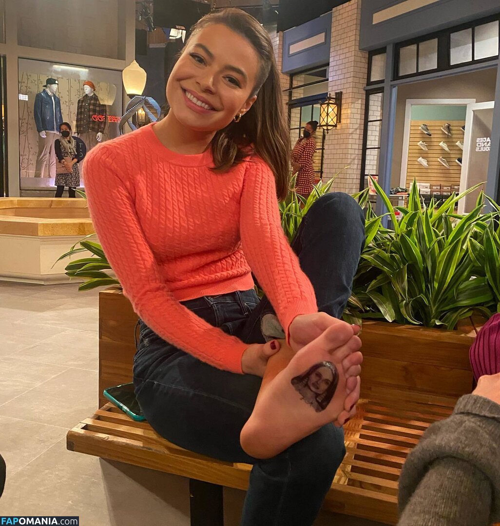 Miranda Cosgrove / MirandaCosgrove / onlyfanssz Nago OnlyFans  Przeciekłe zdjęcie #460