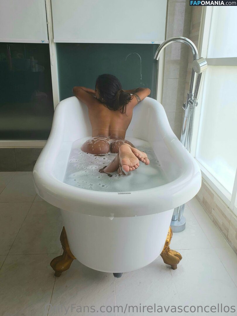 Mirela Vasconcelos / mi_levas / mirelavasconcellos / mirellavasconc Nago OnlyFans  Przeciekłe zdjęcie #2