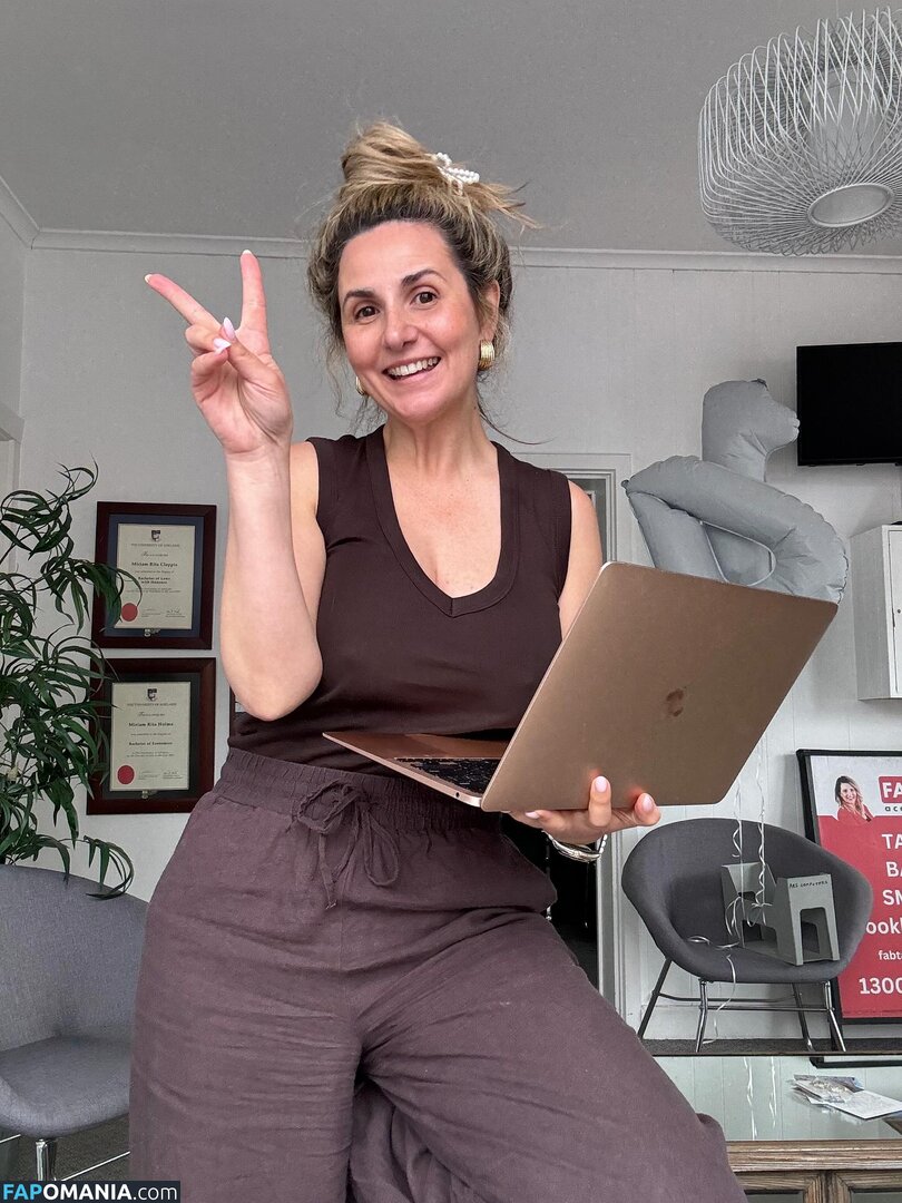 MILF Online Accountant / Miriam Holme / miriamholme Nago OnlyFans  Przeciekłe zdjęcie #8