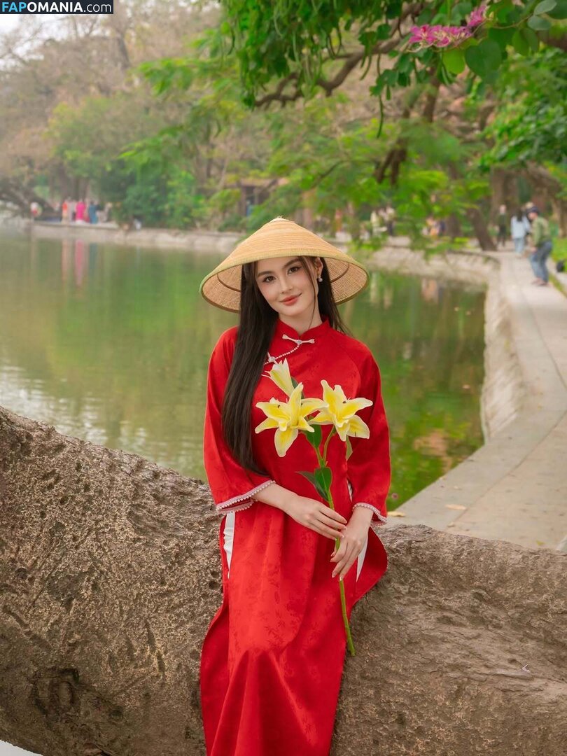 Moni Charlton / monicharlton Nago OnlyFans  Przeciekłe zdjęcie #1