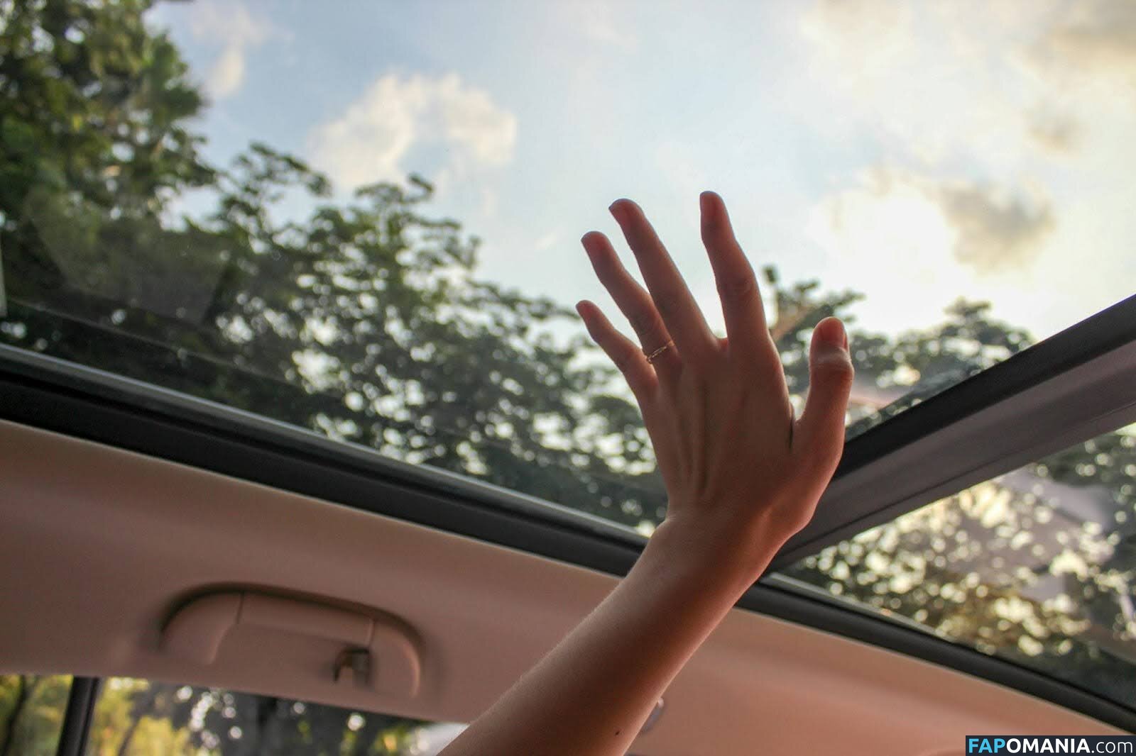 Moonroof Nago OnlyFans  Przeciekłe zdjęcie #6