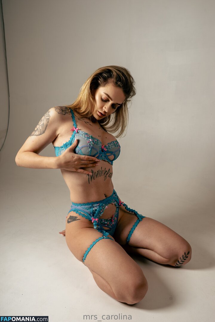Mrs_Carolina Nago OnlyFans  Przeciekłe zdjęcie #3