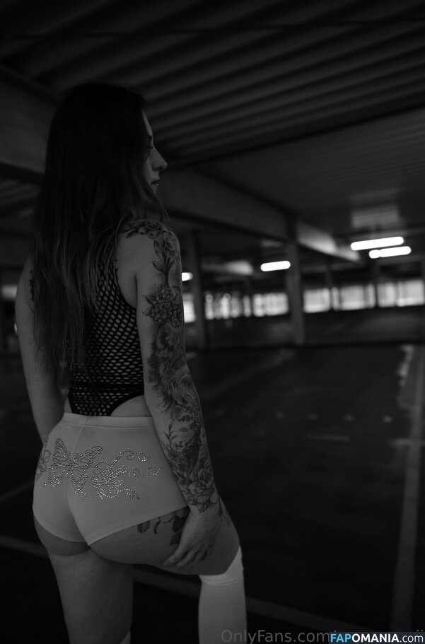 Mommy_Jv / https: / miss_queenii_x3 / mrsqueenii Nago OnlyFans  Przeciekłe zdjęcie #4