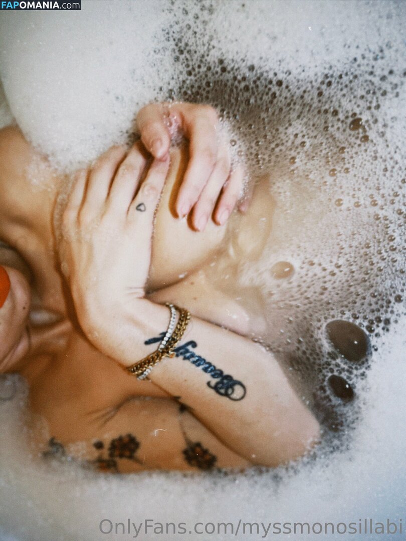 mss_mina / myssmonosillabi Nago OnlyFans  Przeciekłe zdjęcie #9