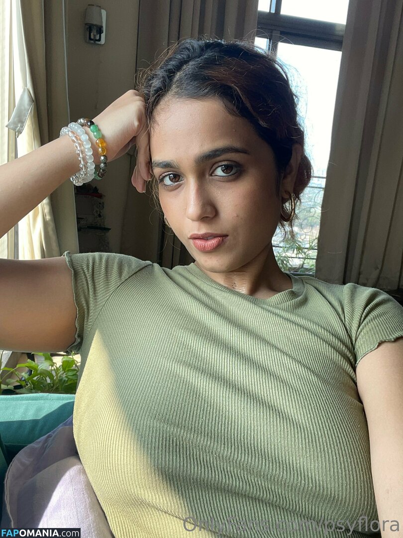 Neelam Kudale / psychedelicflora. / tara.kudale Nago OnlyFans  Przeciekłe zdjęcie #1