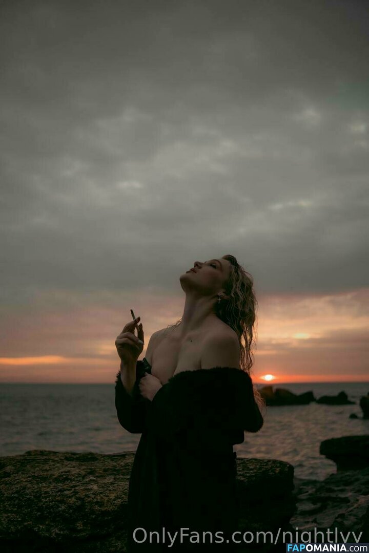 elara_moonq / nightly / nightlyy Nago OnlyFans  Przeciekłe zdjęcie #479