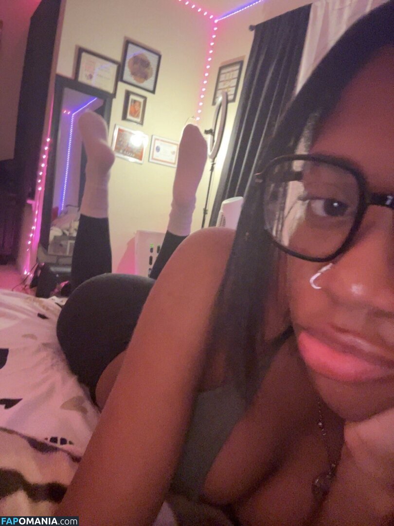 n1j4howns / nijahownsawhat Nago OnlyFans  Przeciekłe zdjęcie #1