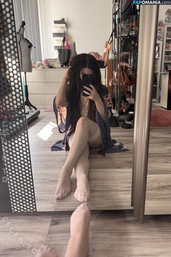 Nini Raven / Nini_Raven / raven_nini Nago OnlyFans  Przeciekłe zdjęcie #2