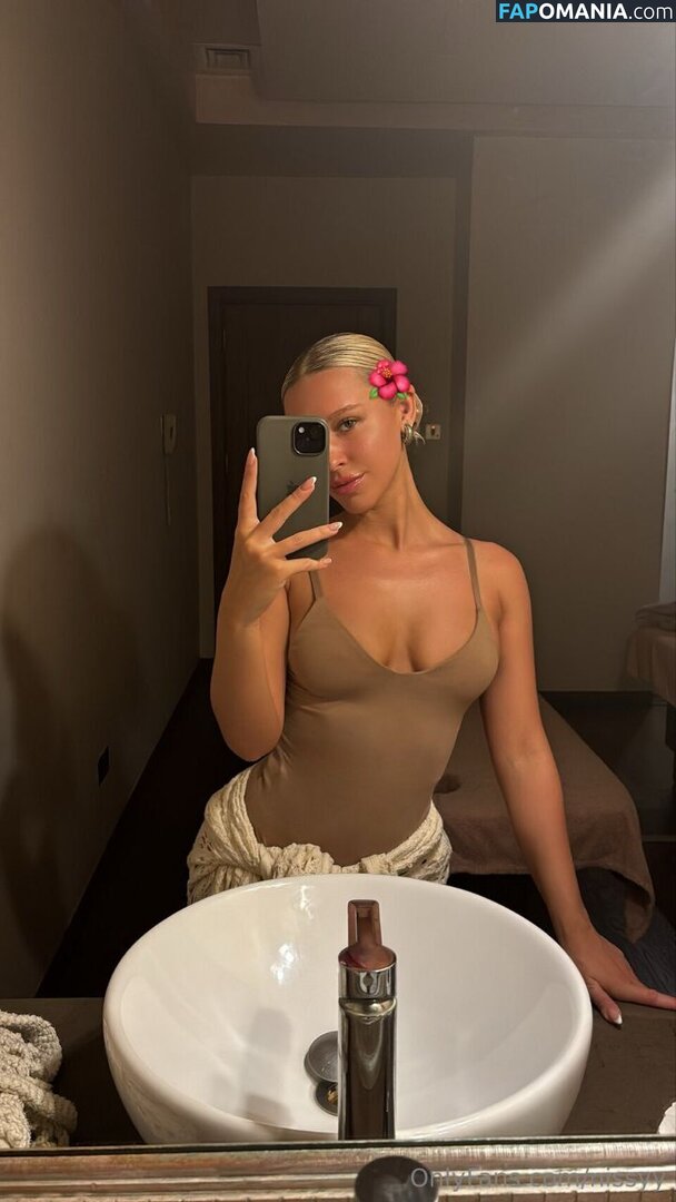 arisnsnn / hhiddengem / nissyy / thewhiskeymol Nago OnlyFans  Przeciekłe zdjęcie #8