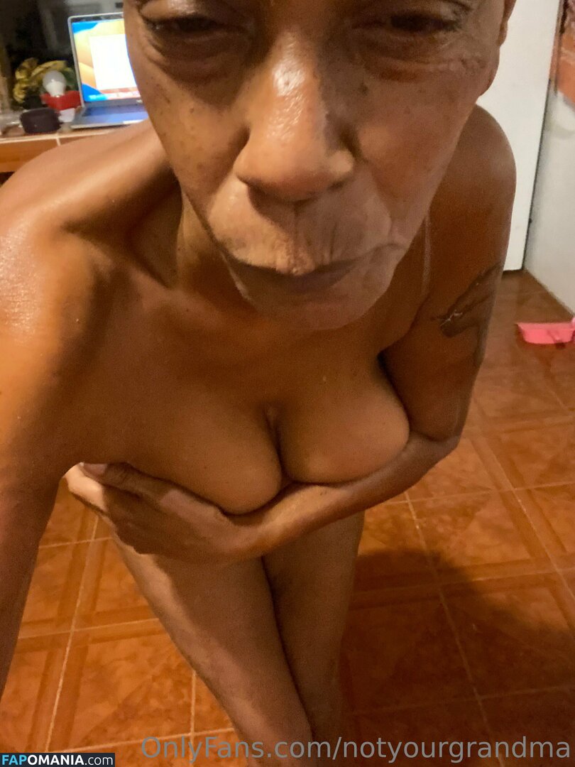 notyourgrandma Nago OnlyFans  Przeciekłe zdjęcie #1