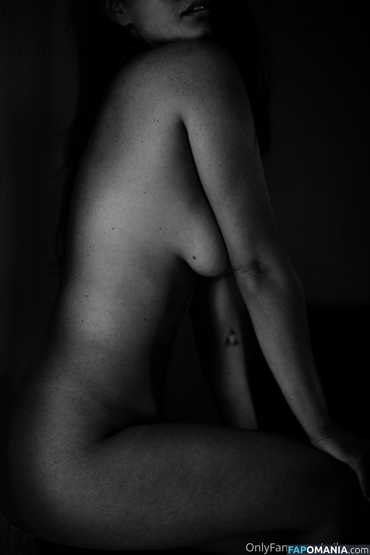 Nour Guiga / noor.g / nornaiysha / nour_guiga Nago OnlyFans  Przeciekłe zdjęcie #6