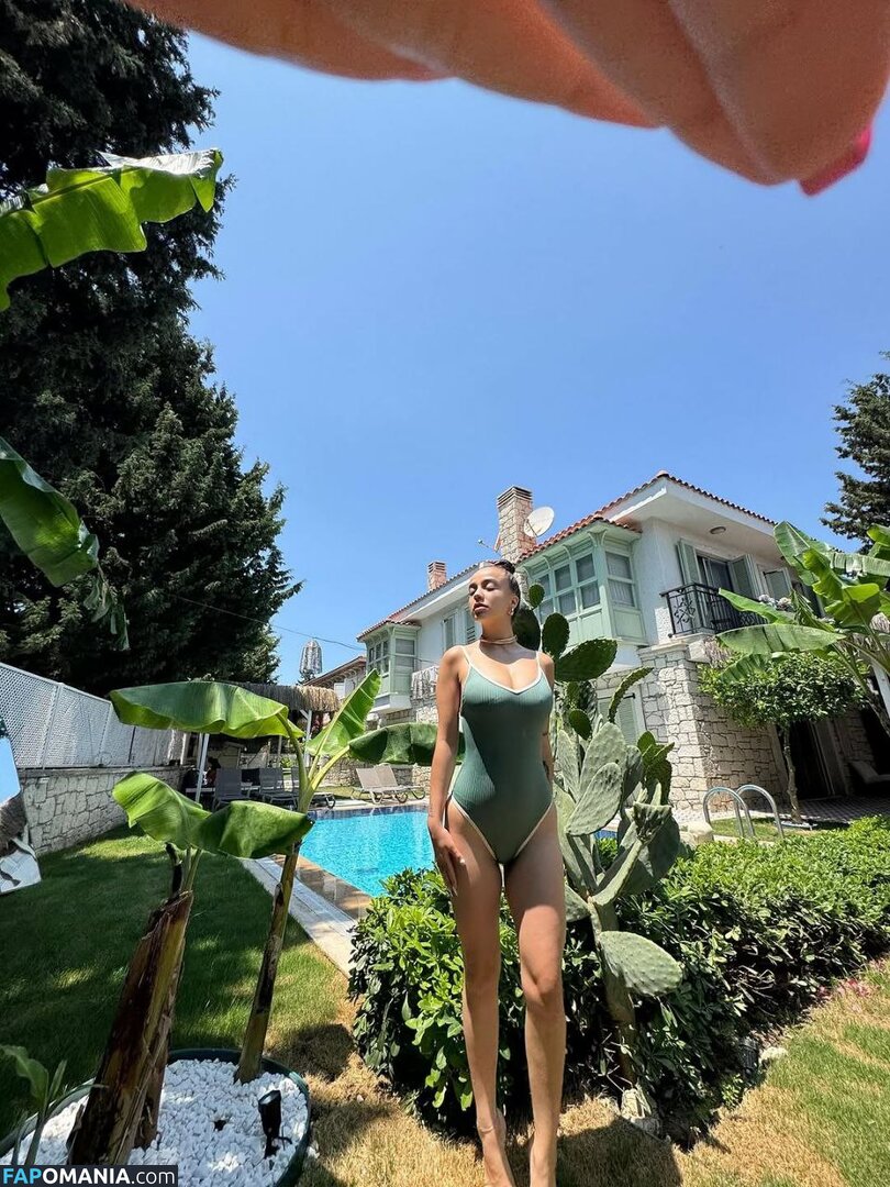 Nurseli Aksoy / https: / punknurseli Nago OnlyFans  Przeciekłe zdjęcie #19
