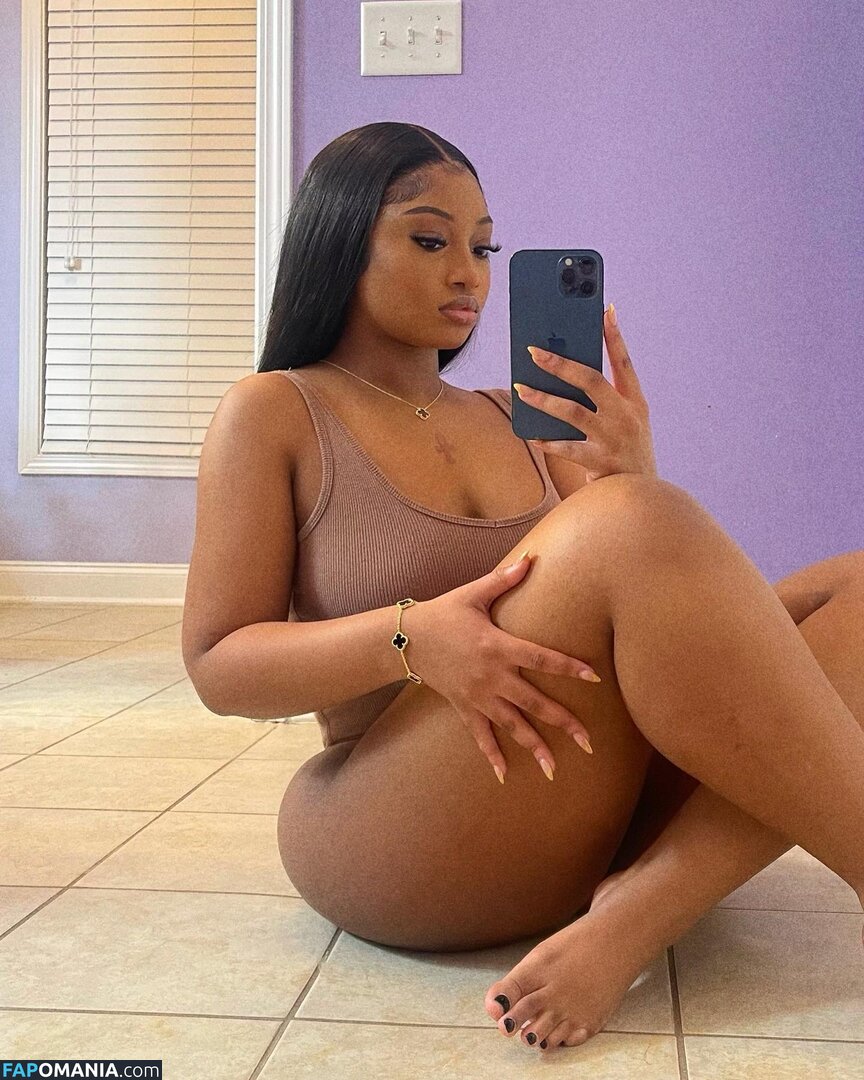 NylaBaknari / baknari / https: Nago OnlyFans  Przeciekłe zdjęcie #1