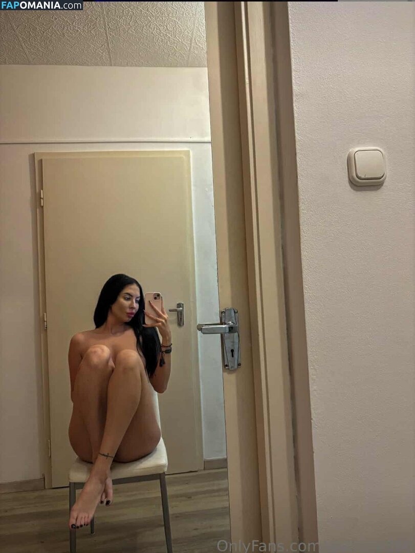 amator_csajok / f.lillaa / petratimea Nago OnlyFans  Przeciekłe zdjęcie #2655