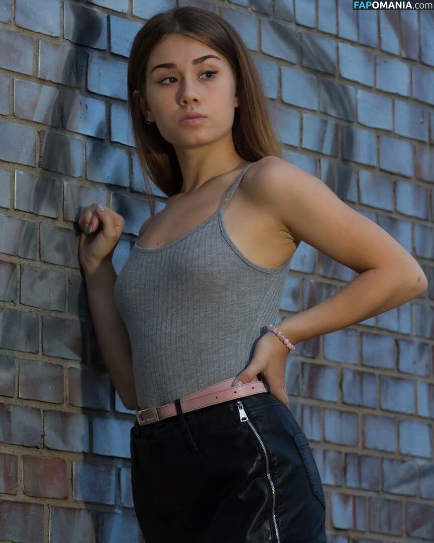 amator_csajok / f.lillaa / petratimea Nago OnlyFans  Przeciekłe zdjęcie #2731