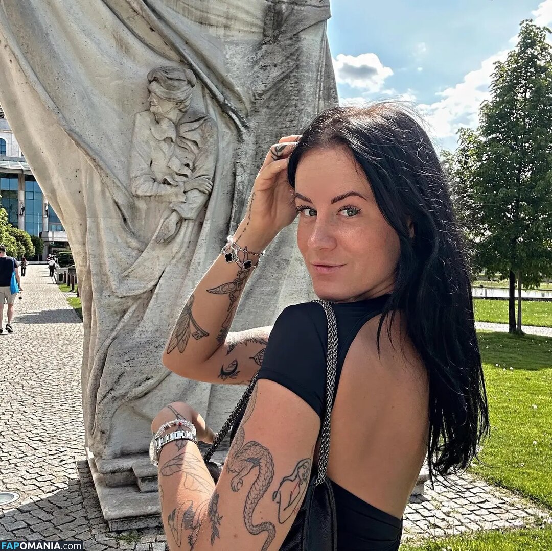 amator_csajok / f.lillaa / petratimea Nago OnlyFans  Przeciekłe zdjęcie #2744