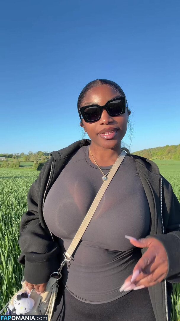 Pixiehann Nago OnlyFans  Przeciekłe zdjęcie #2