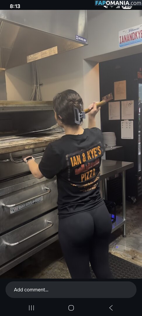 Pizzeria Baddies Nago OnlyFans  Przeciekłe zdjęcie #1