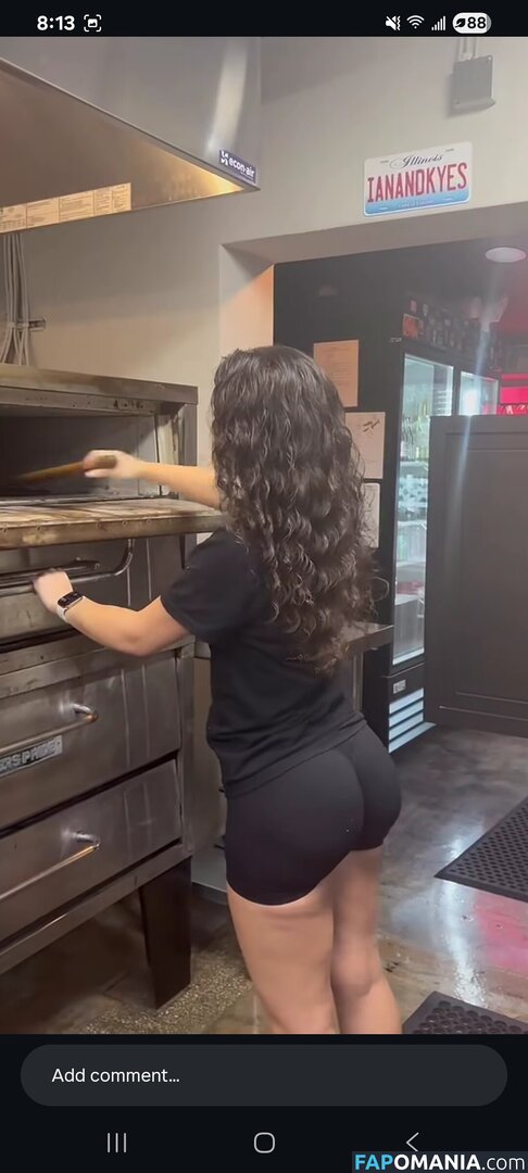 Pizzeria Baddies Nago OnlyFans  Przeciekłe zdjęcie #2