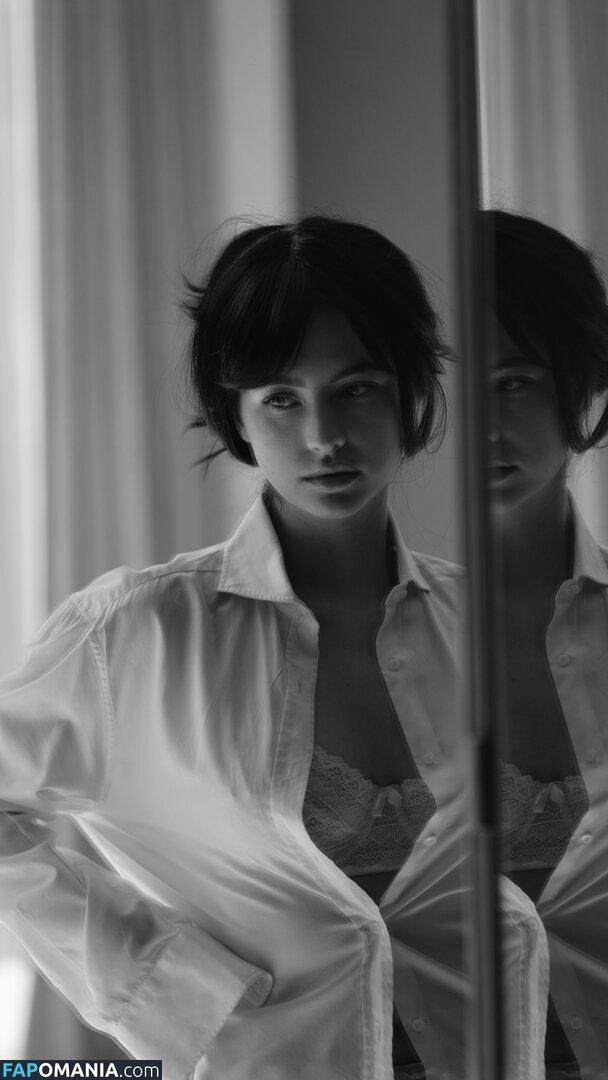 Pauline Maugauin / Pola Petrenko / polapetrenko Nago OnlyFans  Przeciekłe zdjęcie #5