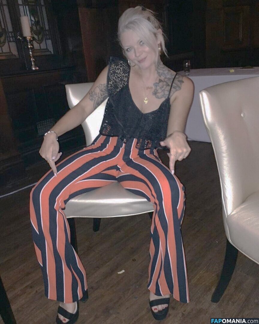 Darts / Polly James / pollyjames Nago OnlyFans  Przeciekłe zdjęcie #8