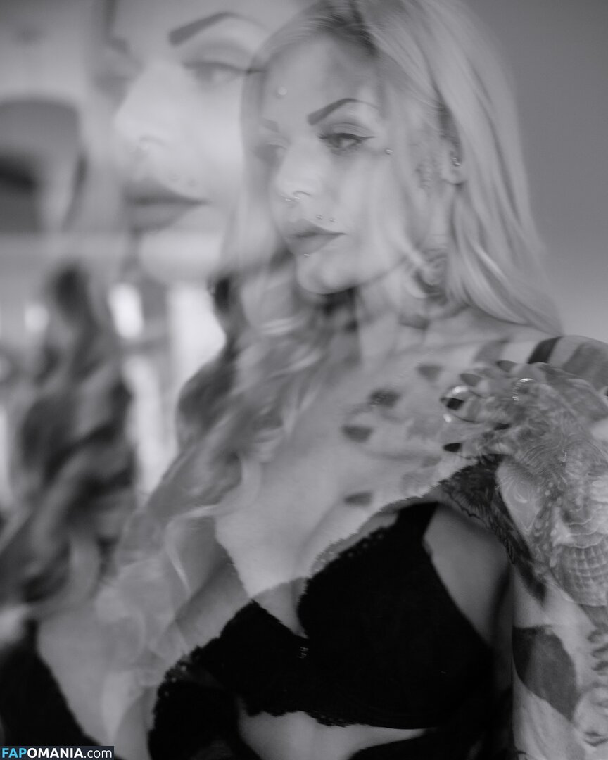 Pure.horror Nago OnlyFans  Przeciekłe zdjęcie #16