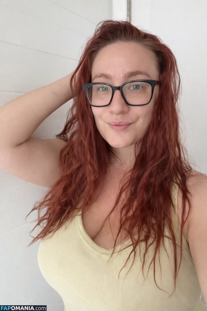 ChicksWithFics / RefashionedHippie Nago OnlyFans  Przeciekłe zdjęcie #1