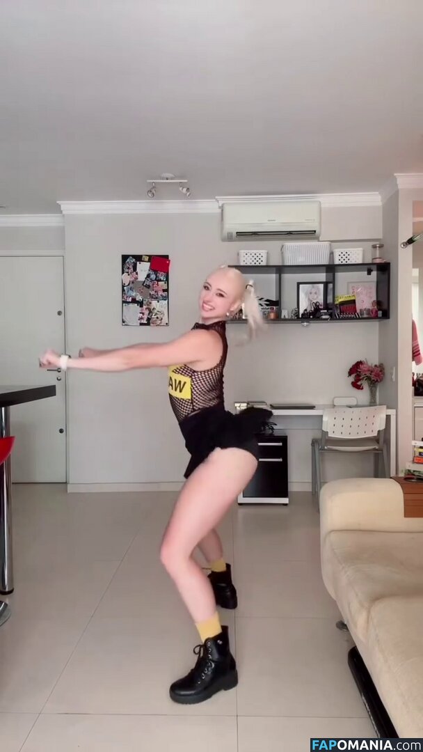 Renata Schneider / renata.c.schneider Nago OnlyFans  Przeciekłe zdjęcie #5