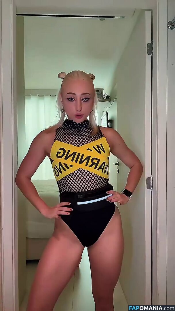 Renata Schneider / renata.c.schneider Nago OnlyFans  Przeciekłe zdjęcie #9