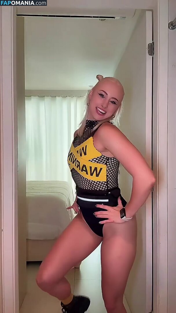 Renata Schneider / renata.c.schneider Nago OnlyFans  Przeciekłe zdjęcie #11