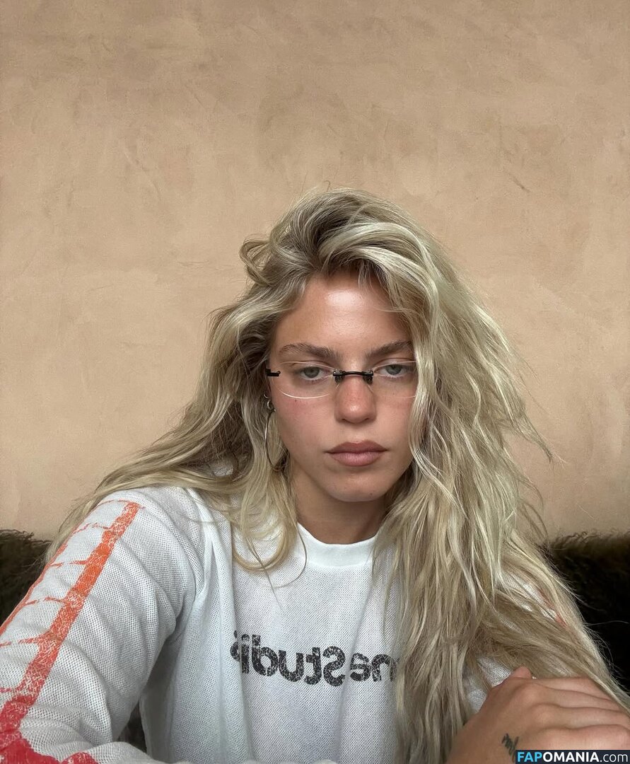 Renee Rapp / reneerapp Nago OnlyFans  Przeciekłe zdjęcie #139