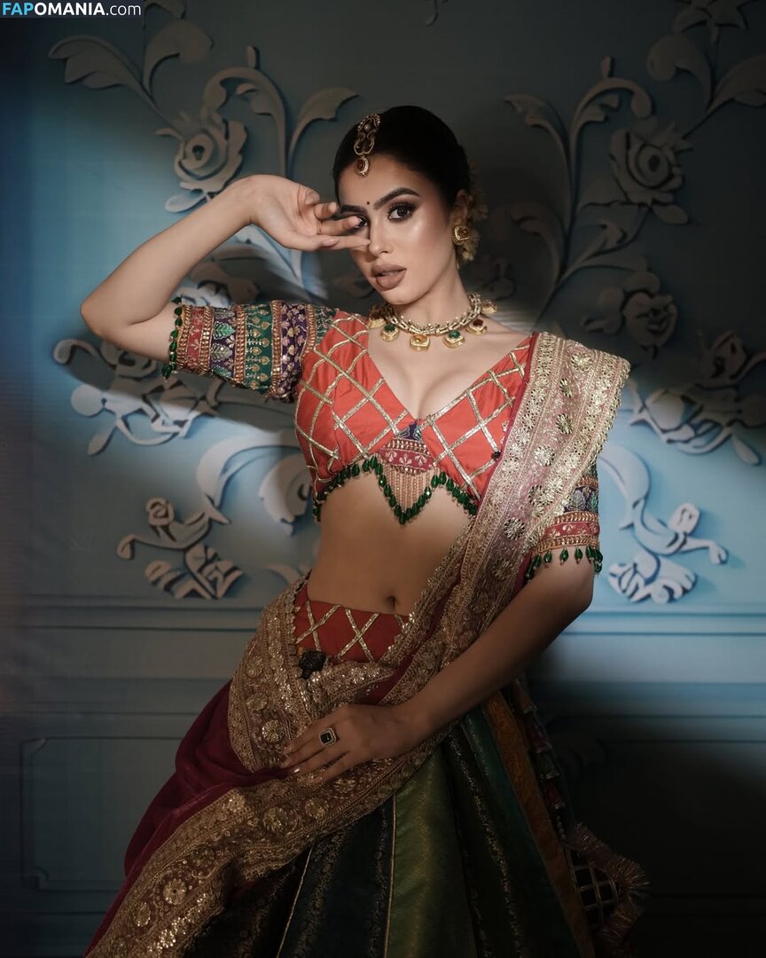 Riva Arora / https: / riva.arora.1 / riva.aroraofficial / rivarora_ Nago OnlyFans  Przeciekłe zdjęcie #3