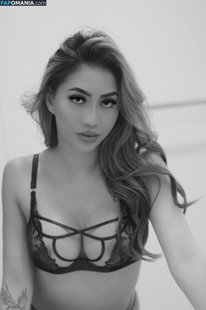 Mizzlamour / Rosemary Radeva / lamourniggl Nago OnlyFans  Przeciekłe zdjęcie #28