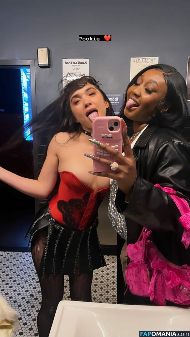 Rowan Blanchard / Simp Chat / https: / rowanblanchard Nago OnlyFans  Przeciekłe zdjęcie #155