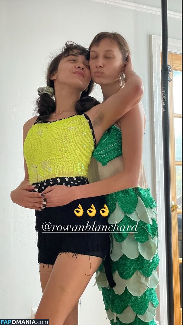 Rowan Blanchard / Simp Chat / https: / rowanblanchard Nago OnlyFans  Przeciekłe zdjęcie #531