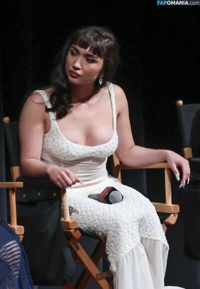 Rowan Blanchard / Simp Chat / https: / rowanblanchard Nago OnlyFans  Przeciekłe zdjęcie #574