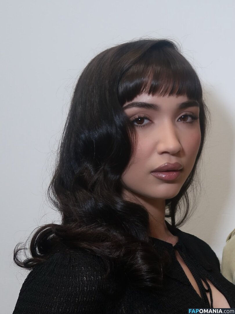 Rowan Blanchard / Simp Chat / https: / rowanblanchard Nago OnlyFans  Przeciekłe zdjęcie #583
