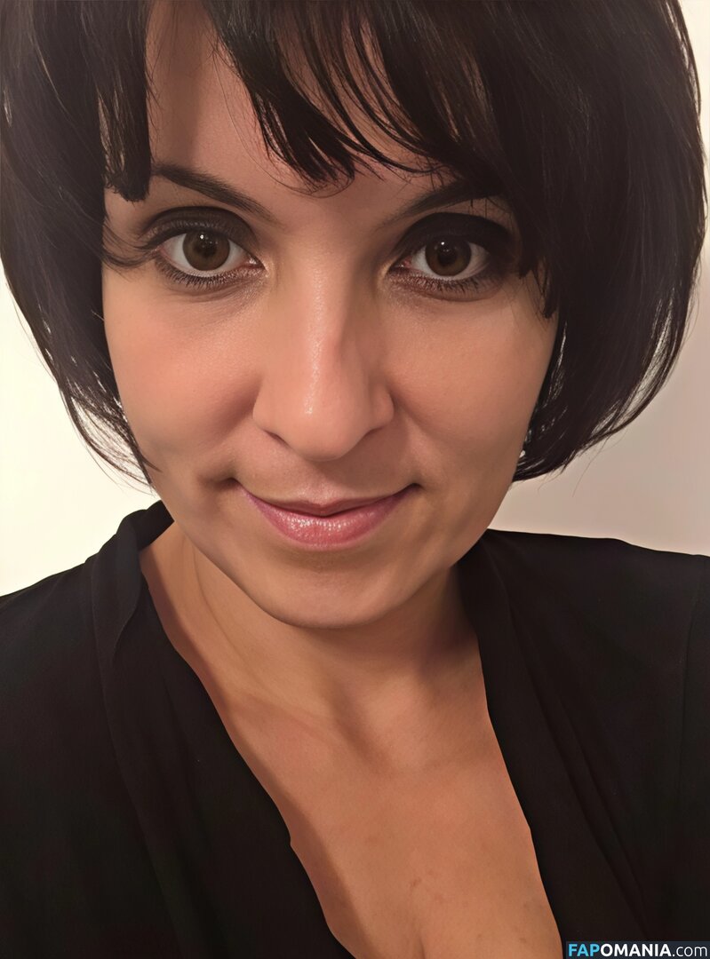 Roxana Sandu / roxana.sandu Nago OnlyFans  Przeciekłe zdjęcie #2