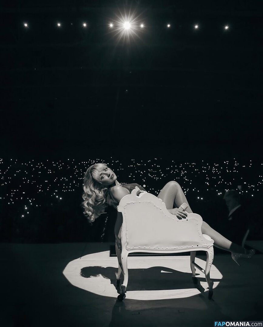 Sabrina Carpenter / https: / sabrinacarpenter Nago OnlyFans  Przeciekłe zdjęcie #2540