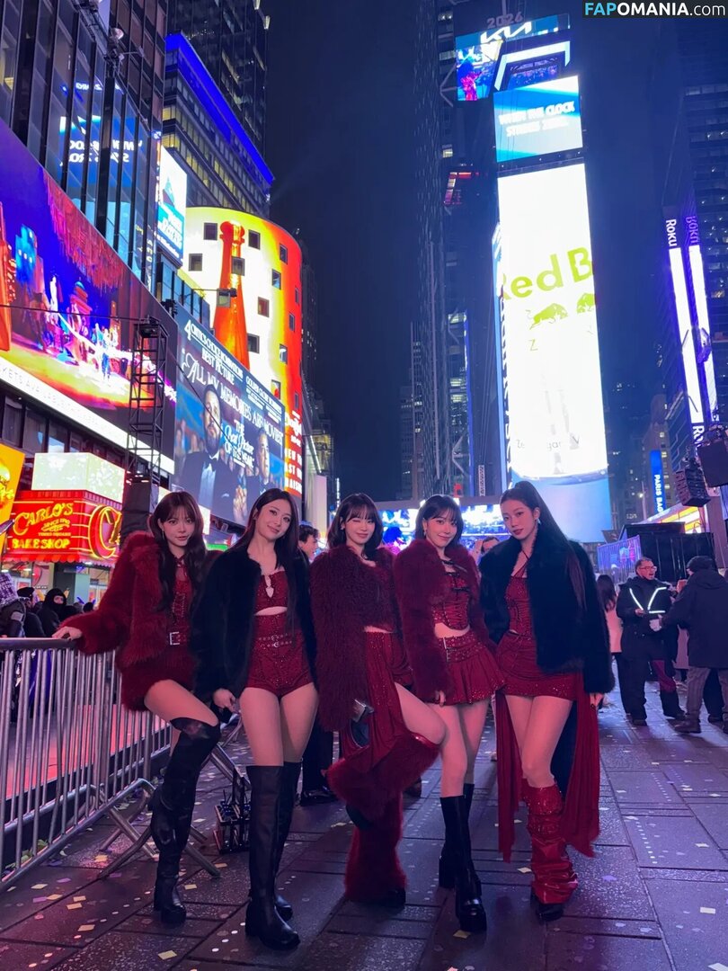 39saku_chan / LESSERAFIM / Sakura Miyawaki 宮脇 咲良 Nago OnlyFans  Przeciekłe zdjęcie #4