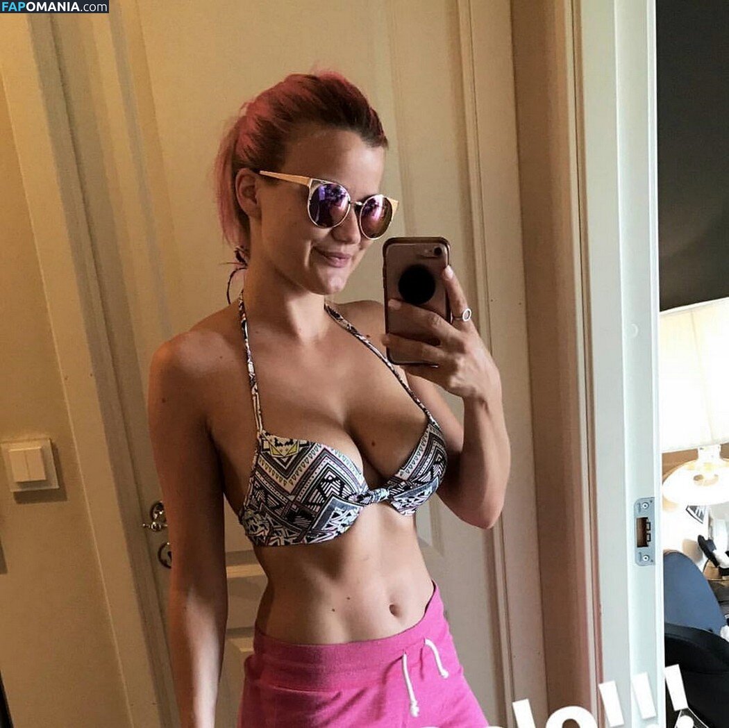 Sandra Lyng Nago OnlyFans  Przeciekłe zdjęcie #3