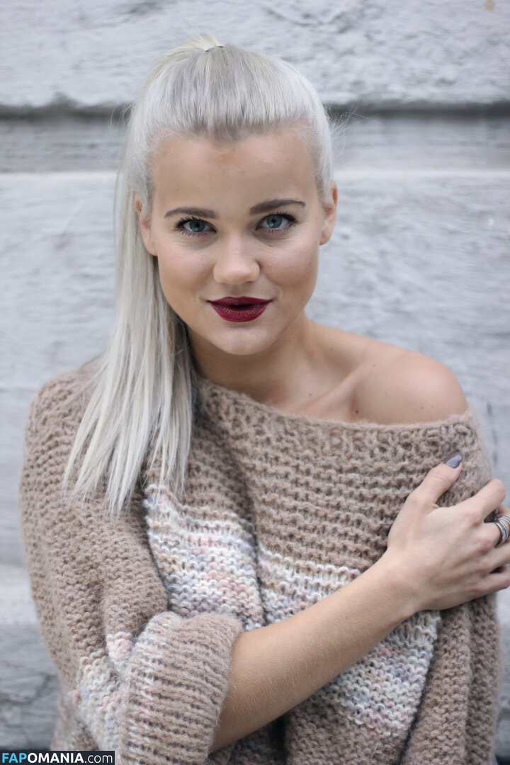 Sandra Lyng Nago OnlyFans  Przeciekłe zdjęcie #7